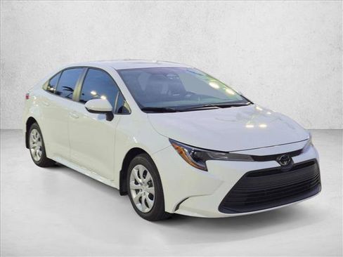 Used 2026 Toyota Corolla LE FWD image 3