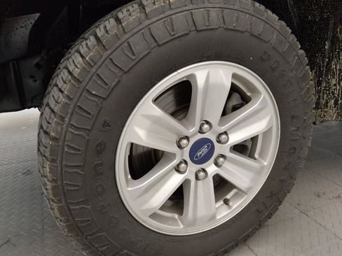 Used 2018 Ford F150 XLT w/ Trailer Tow Package image 31