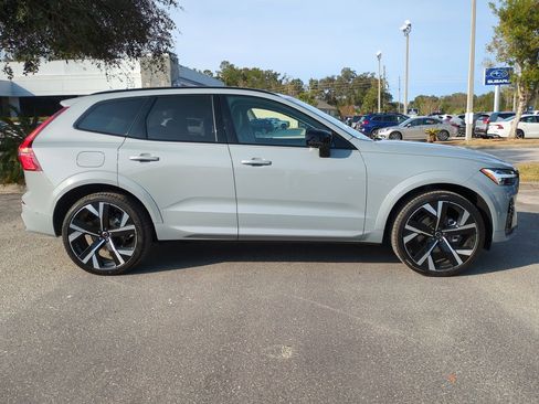 New 2026 Volvo XC60 B5 Ultra w/ Climate Package image 3