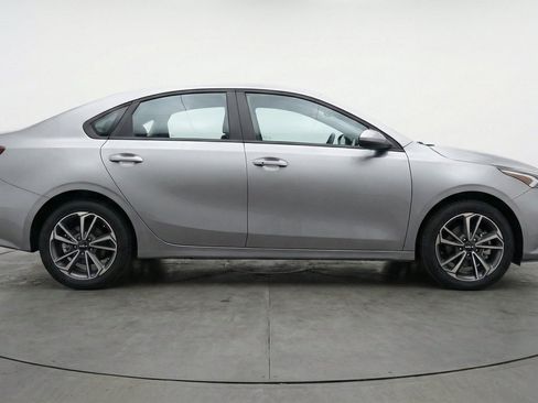 Used 2024 Kia Forte LXS FWD image 11