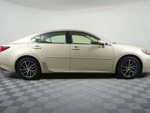 Used 2016 Lexus ES 350 image 2