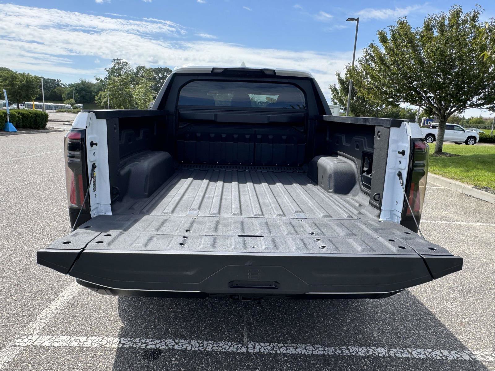 Used 2026 GMC Sierra EV Elevation w/ Premium Package AWD/4WD image 14