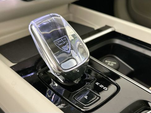 New 2026 Volvo XC60 T8 Ultra w/ Protection Package Premier image 16