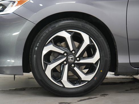 Used 2016 Honda Accord EX image 28