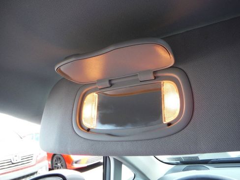 Used 2021 Chrysler Pacifica Touring-L w/ Uconnect Theater Family Group FWD image 37