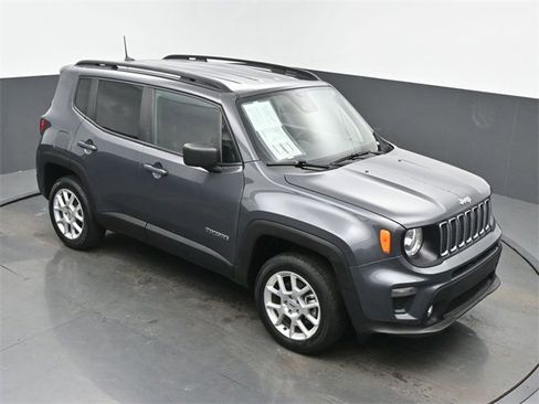 Used 2022 Jeep Renegade Latitude image 44