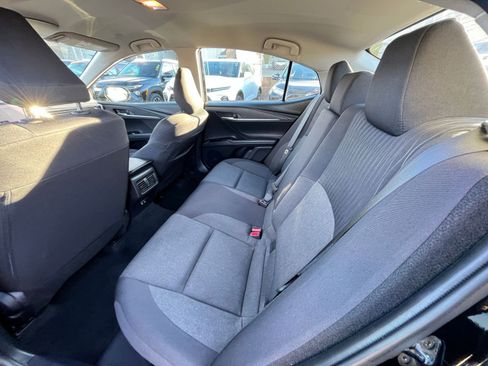 Used 2025 Toyota Camry LE image 24