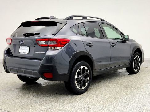 Used 2022 Subaru Crosstrek 2.0i Premium w/ Moonroof Package image 5