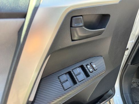Used 2015 Toyota RAV4 LE AWD/4WD image 21
