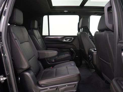 Used 2024 Chevrolet Suburban RST w/ Luxury Package AWD/4WD image 15