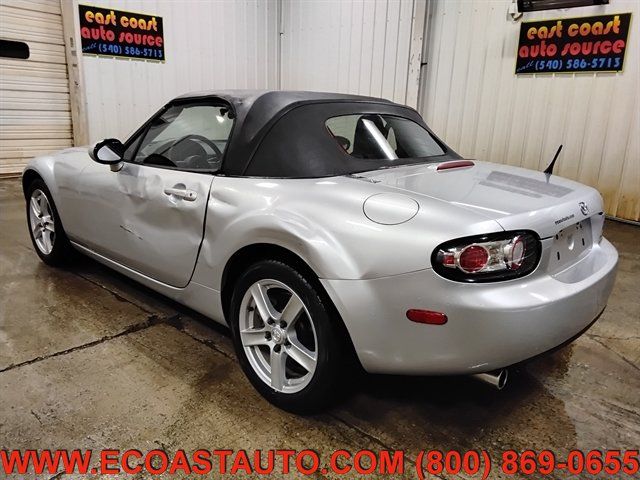 Used 2006 MAZDA MX-5 Miata RWD image 3
