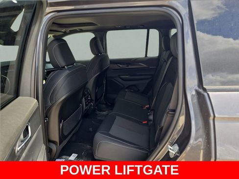 New 2025 Jeep Grand Cherokee Laredo X w/ Luxury Tech Group I image 16