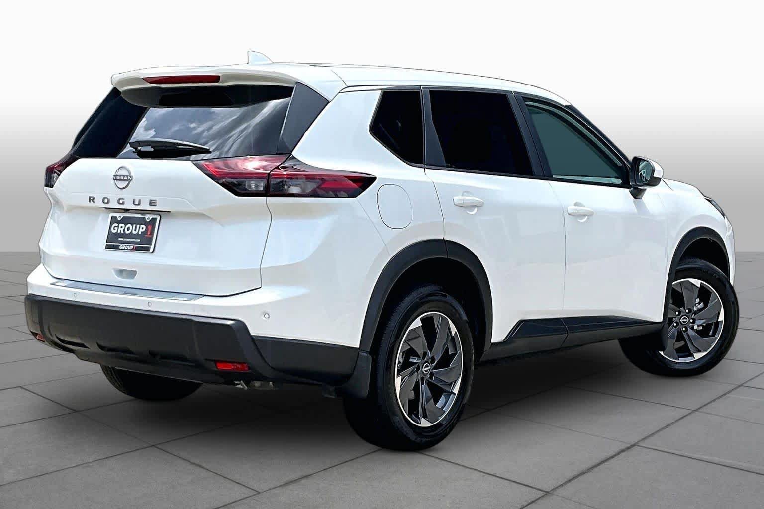 Certified 2026 Nissan Rogue SV FWD image 13