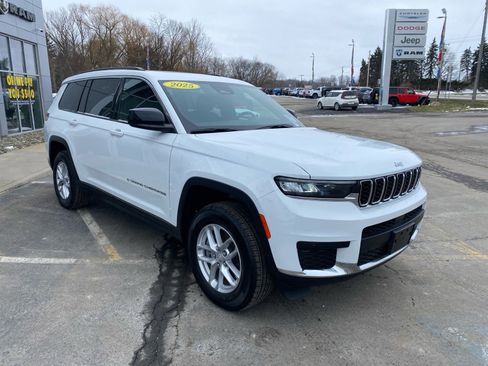 Used 2025 Jeep Grand Cherokee L Laredo w/ Trailer Tow Package image 7