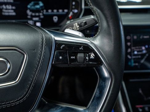 Used 2020 Audi S8 L w/ S8 Executive Package image 42