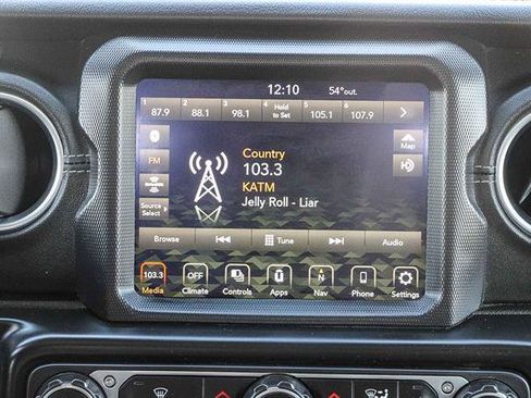 Used 2020 Jeep Gladiator Overland image 14