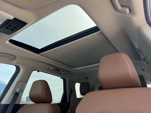 New 2026 Nissan Pathfinder Platinum image 14