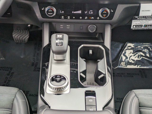 New 2026 Mitsubishi Outlander LE FWD image 19