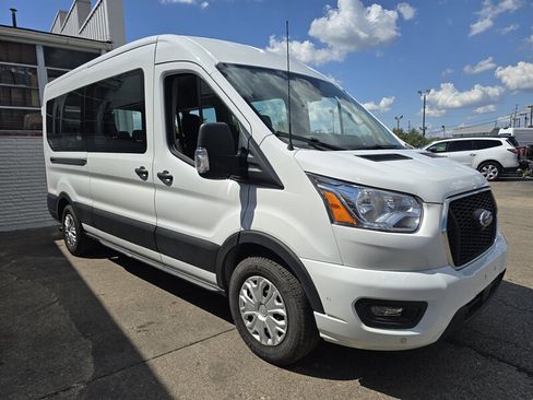 Used 2021 Ford Transit 350 XLT image 2