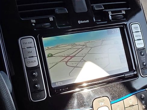 Used 2015 Nissan Leaf SV image 33