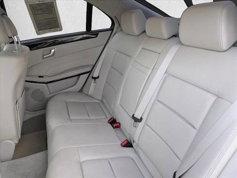 Used 2014 Mercedes-Benz E 350 Sedan image 19