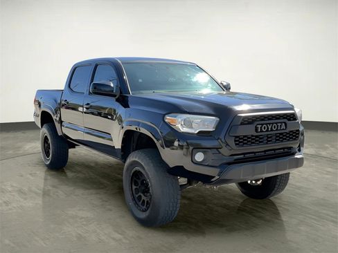 Used 2016 Toyota Tacoma SR5 image 12