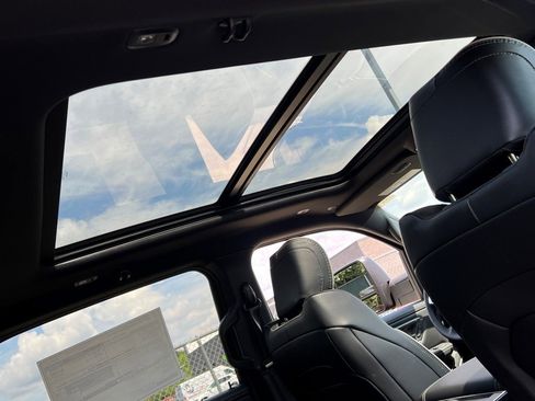 New 2026 RAM 1500 Laramie w/ Trailer Tow Group image 10