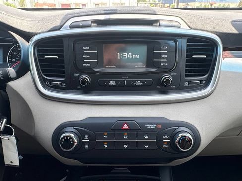 Used 2016 Kia Sorento FWD image 28
