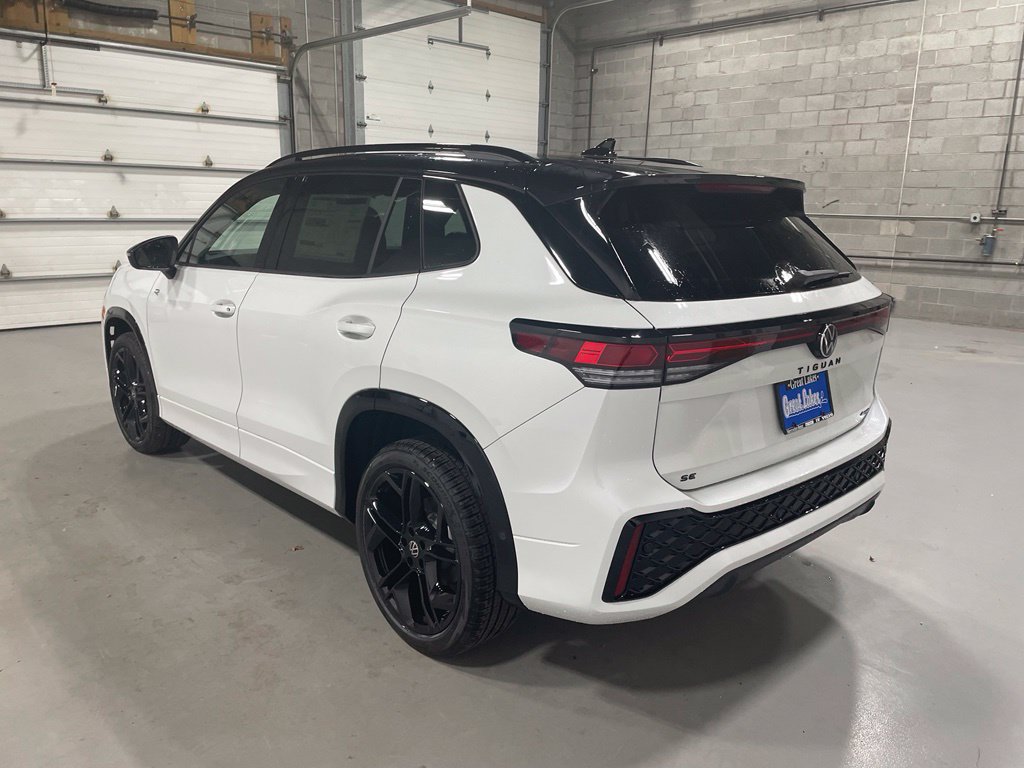 New 2026 Volkswagen Tiguan SE R-Line AWD/4WD image 3