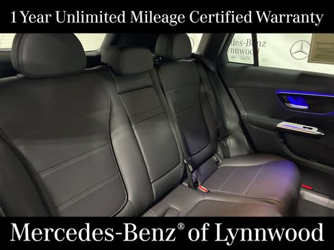Used 2025 Mercedes-Benz GLC 300 4MATIC image 31