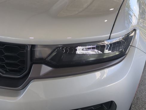 New 2026 Jeep Grand Cherokee Altitude image 10