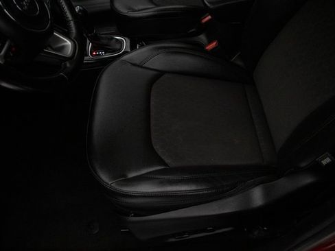 Used 2020 Jeep Compass Latitude image 28