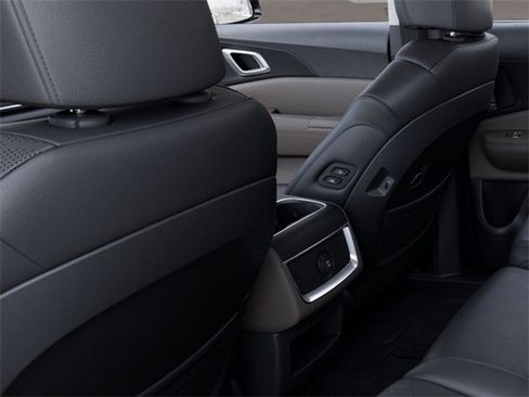 New 2025 Kia Carnival EX image 26