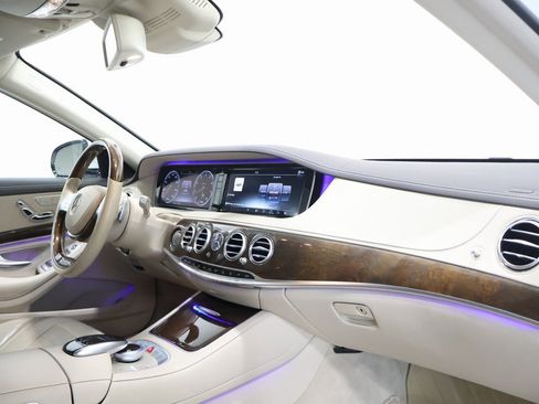 Used 2017 Mercedes-Benz S 550 4MATIC Sedan image 23