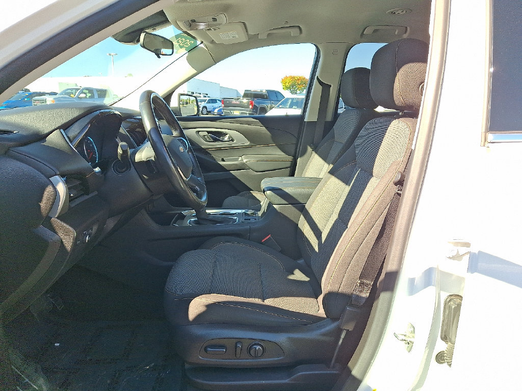 Certified 2021 Chevrolet Traverse LT FWD image 14