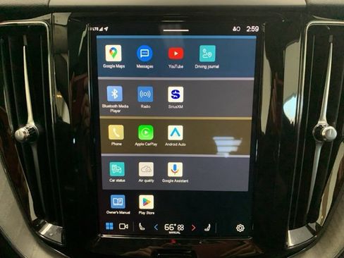 Certified 2025 Volvo XC60 B5 Plus image 18