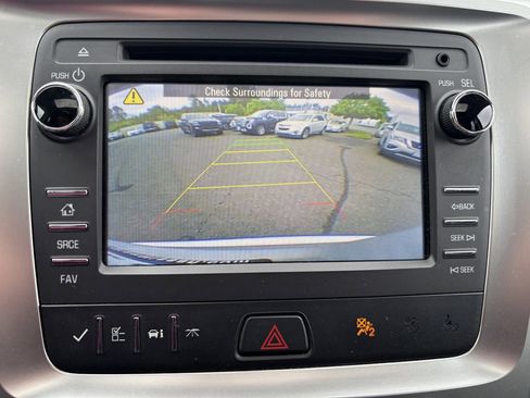 Used 2016 GMC Acadia SLE AWD/4WD image 32