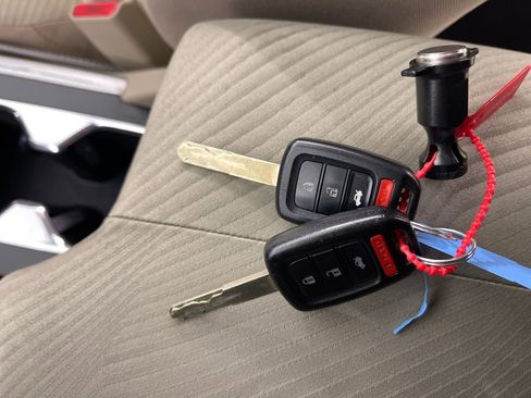 Used 2016 Honda Accord LX image 26