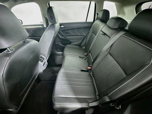 Used 2023 Volkswagen Tiguan SE AWD/4WD image 27