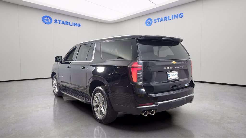 Used 2025 Chevrolet Suburban Premier RWD image 6