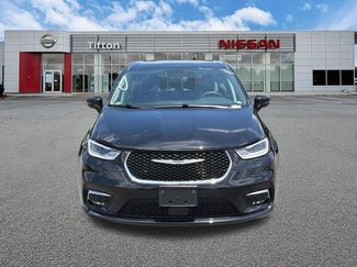 Used 2024 Chrysler Pacifica Touring-L FWD video 2