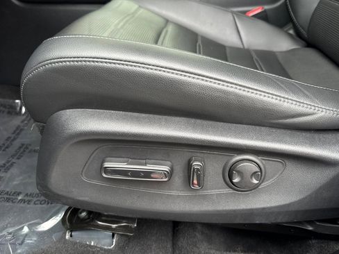 Used 2025 Honda CR-V EX-L image 13