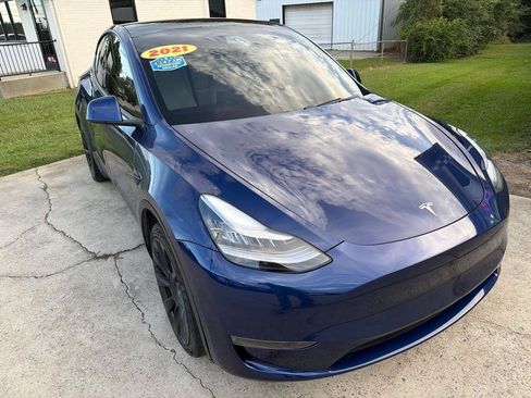Used 2021 Tesla Model Y Long Range AWD/4WD image 4
