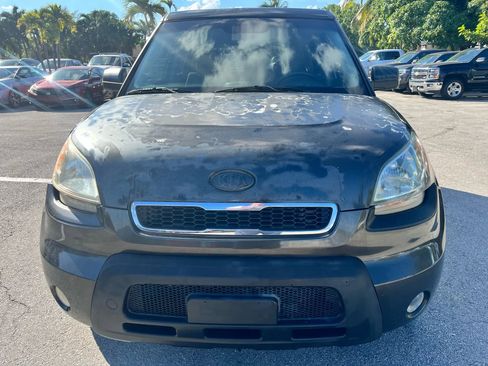 Used 2010 Kia Soul ! image 2