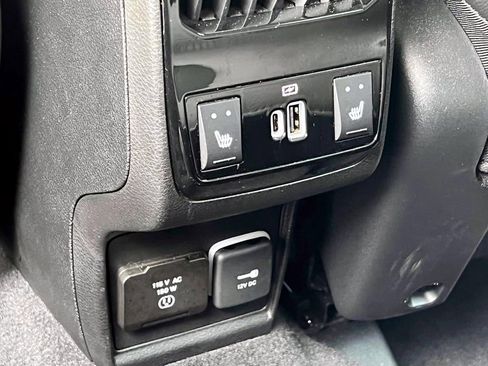 Certified 2022 Jeep Compass Limited w/ Elite Group image 15