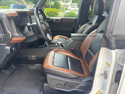 Used 2024 Ford Bronco Outer Banks AWD/4WD image 12
