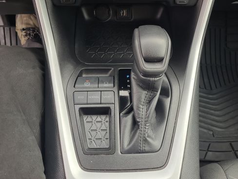 Used 2023 Toyota RAV4 XLE FWD image 20