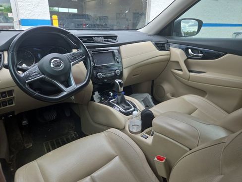 Used 2017 Nissan Rogue SL FWD image 8