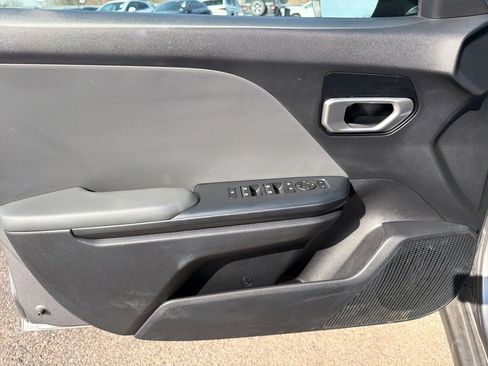 Used 2025 Kia K4 LXS image 12