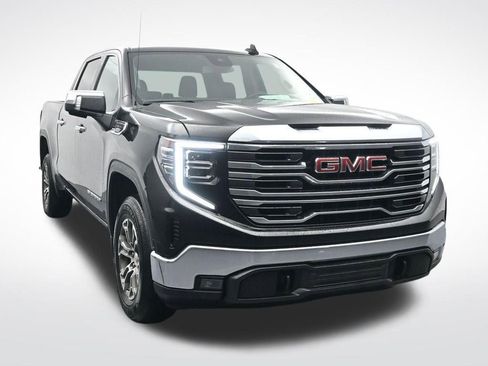 Used 2025 GMC Sierra 1500 SLT RWD image 3